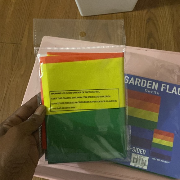 💥NEW ITEM 💥 Pride Garden Flag - Picture 2 of 2